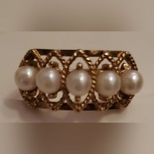 UNBRANDED PEARL RING